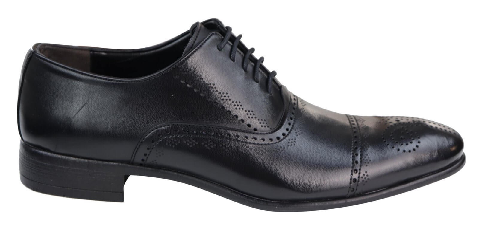 Klassiska svarta brogueskor för män