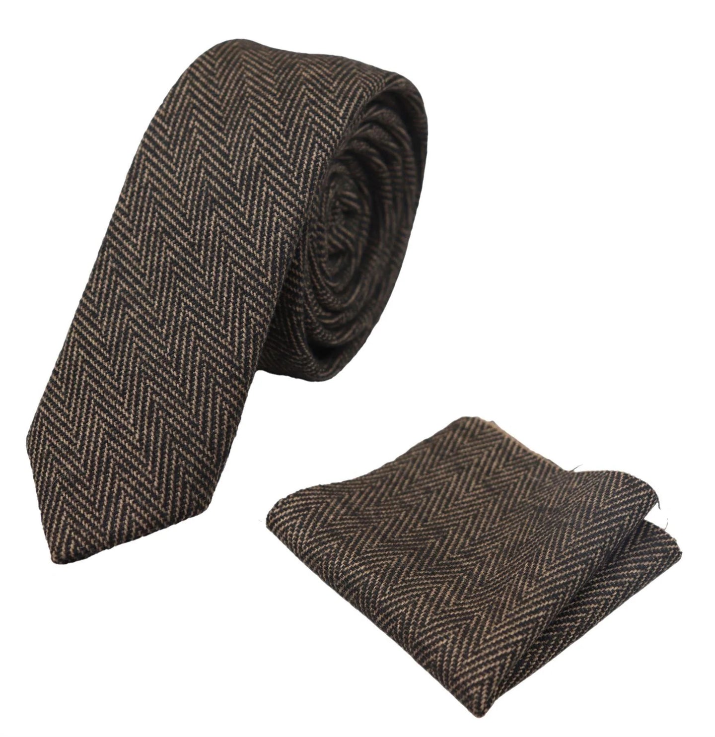 Jämför färg Herrslips i tweed med fiskbensmönster, näsduk i rutigt, klassiskt brunt