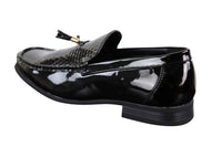 Svarta slip-on-skor med tofsar för män