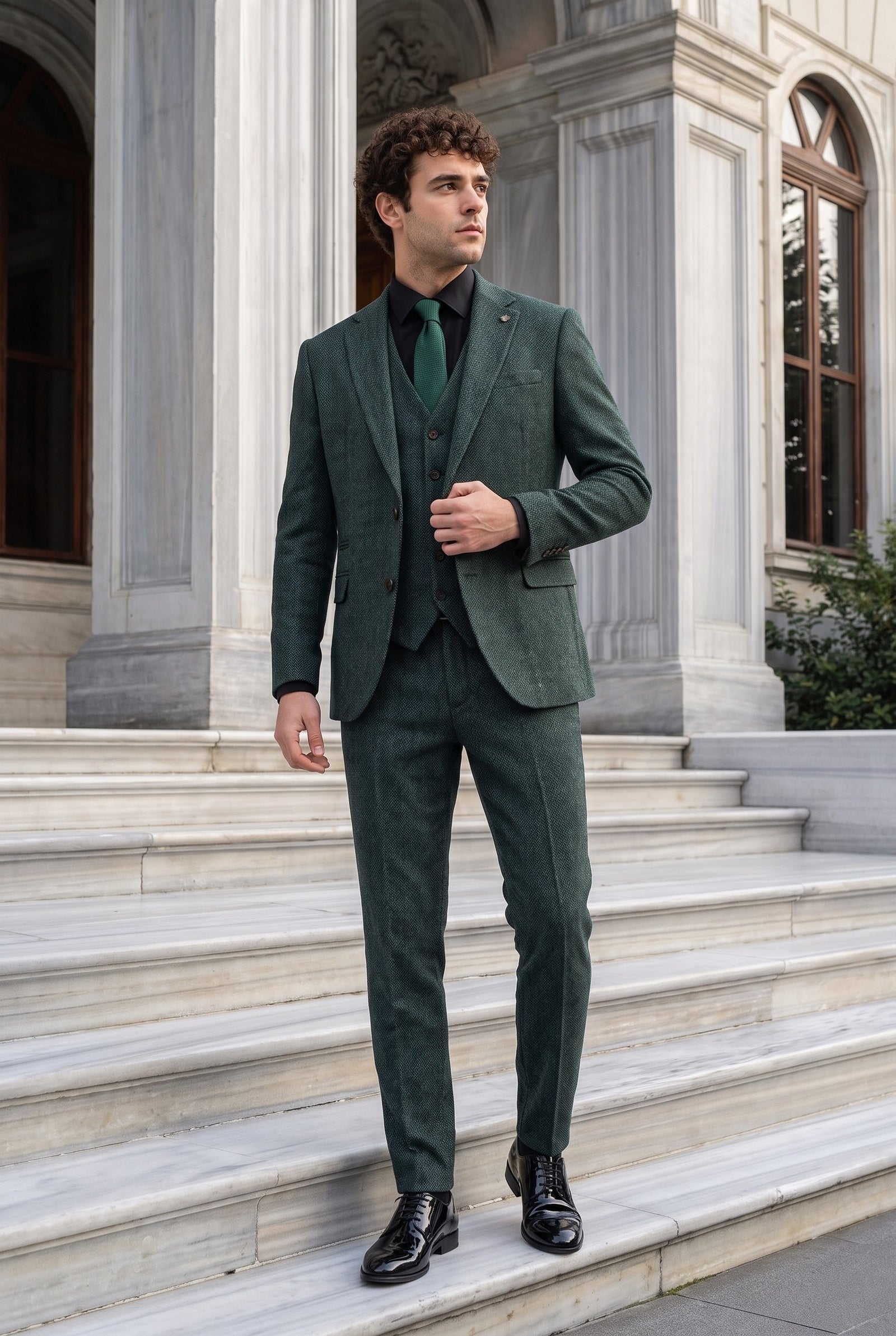 Look #1013 styled with Thomas - Olivgrön 3-delad kostym i tweed i ullblandning