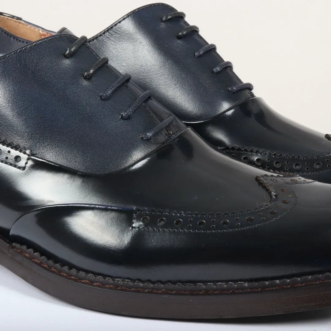 Harry - Marinblå brogueskor i lackläder för män