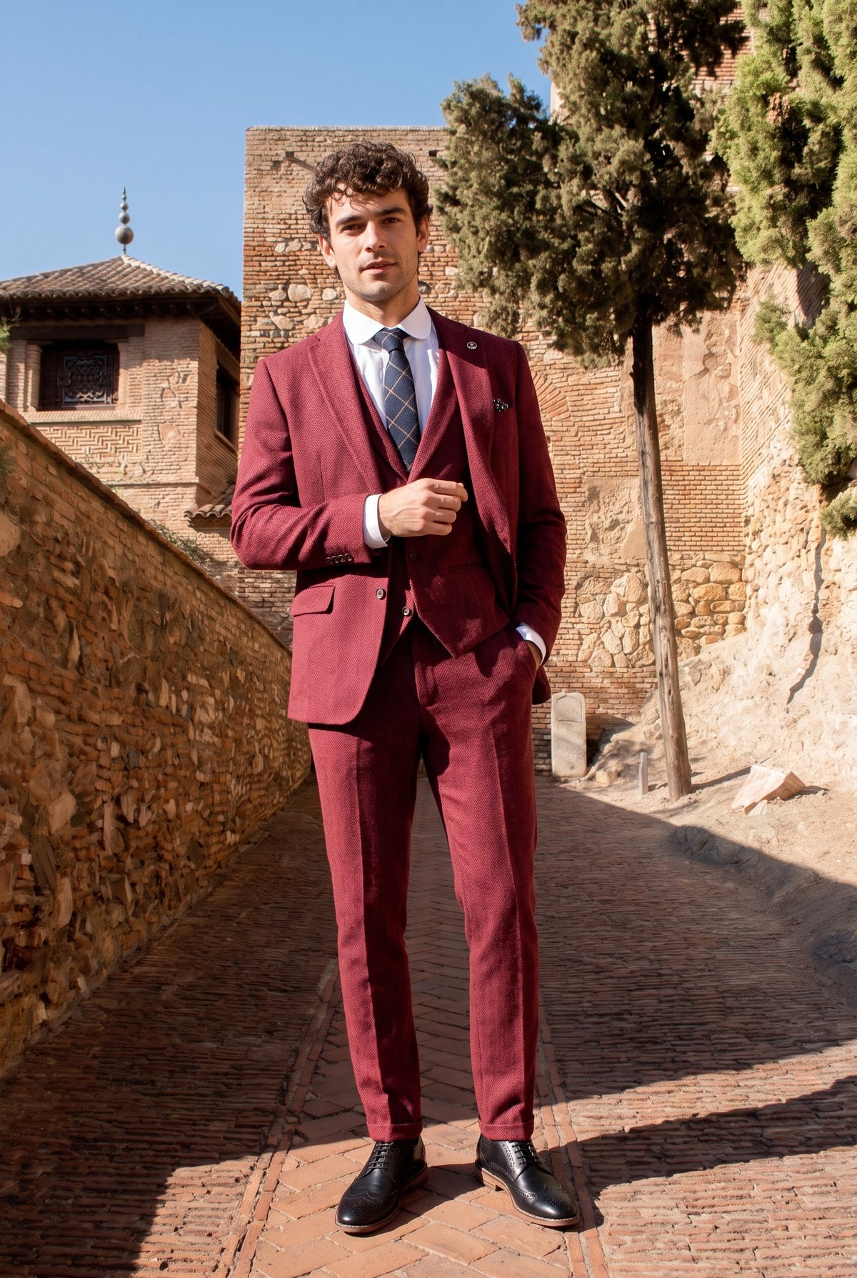Look #181 styled with Herrkostym i fiskbensmönstrad vinröd tredelad tweed – STZ11