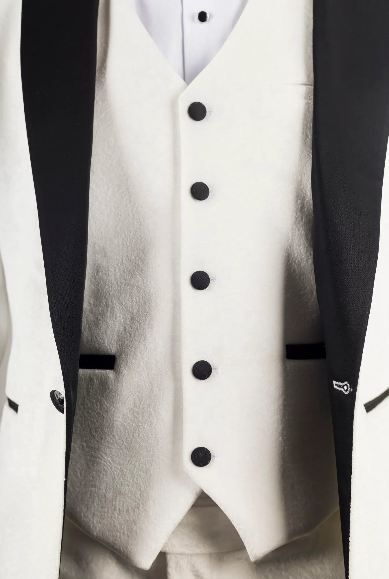 AK-24 Vit 3-delad sammetsbröllopssmoking med svarta slag, herr