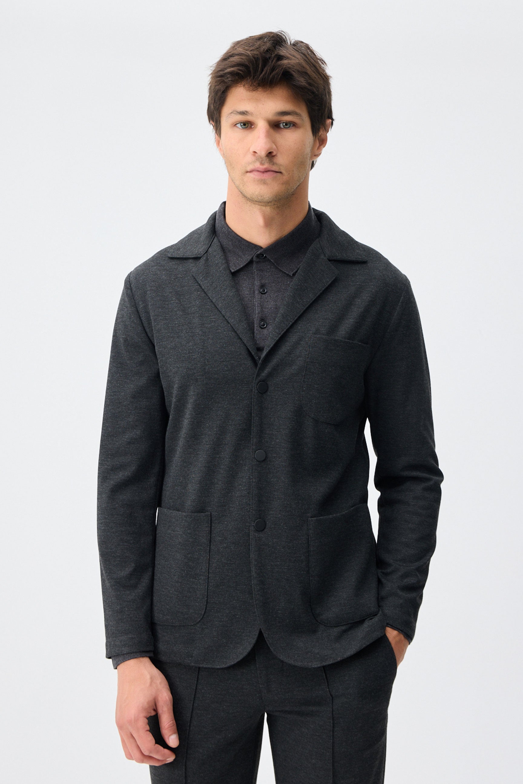 Herrset med antracitgrå mjuk jersey, elegant och casual kavaj och byxor