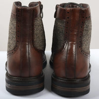 Herrskor med snörning i brunt brogue-material