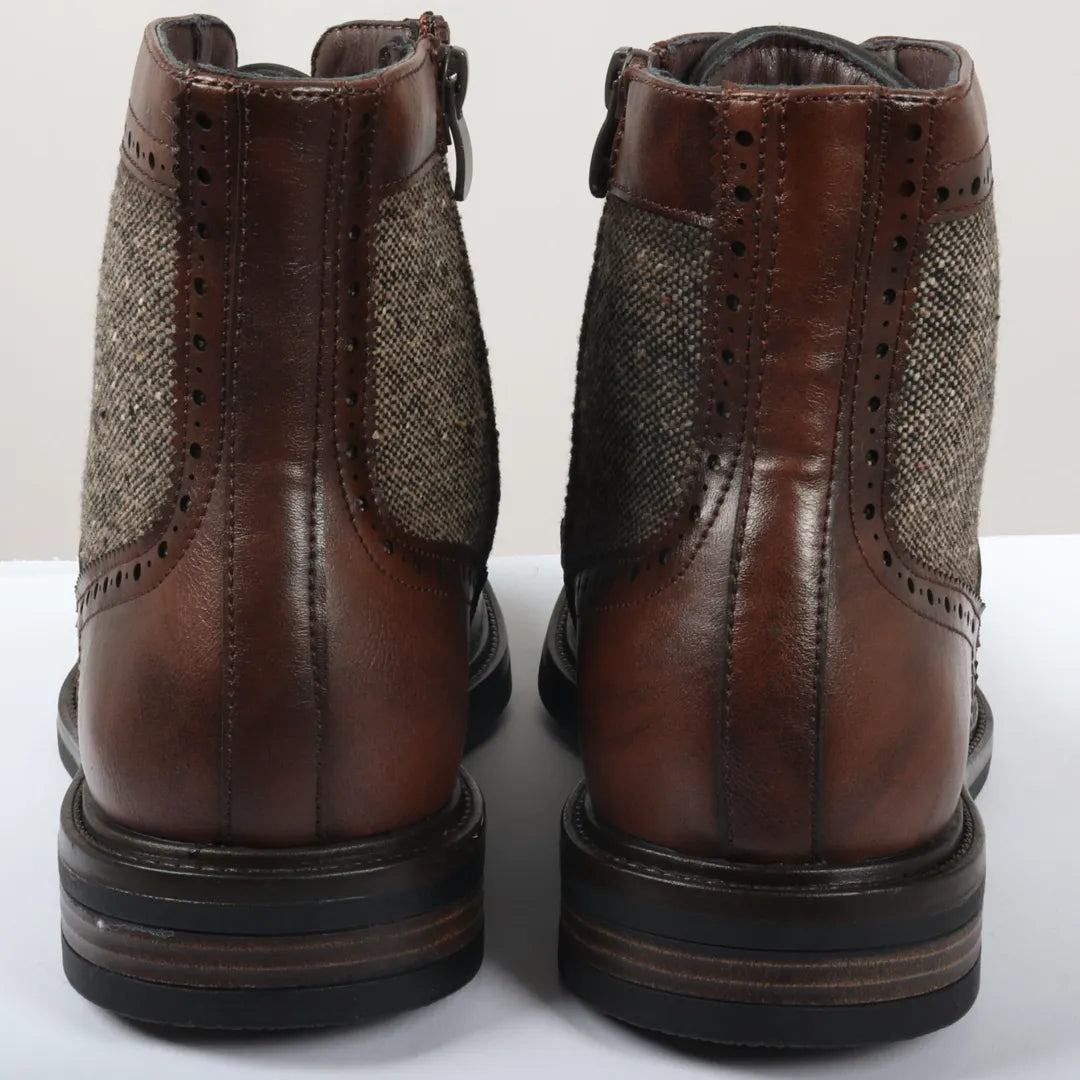Herrskor med snörning i brunt brogue-material