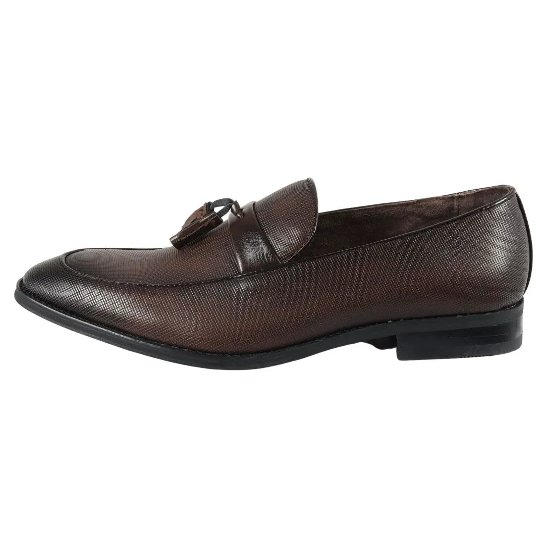 Herrloafers med slip-on och tofsformella skor