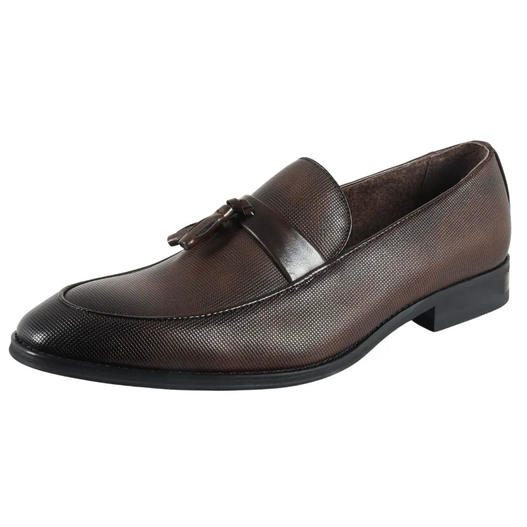 Herrloafers med slip-on och tofsformella skor