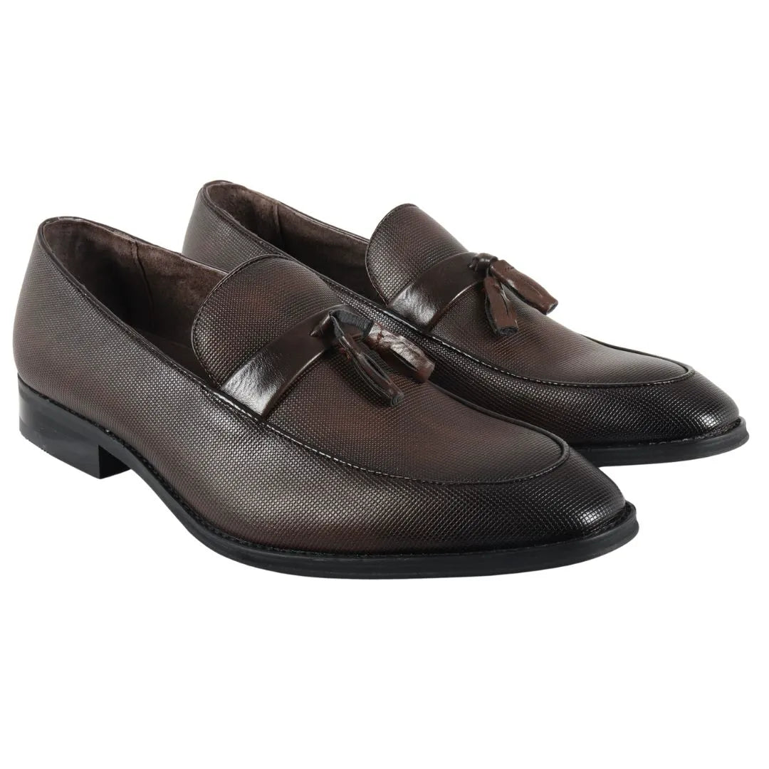 Herrloafers med slip-on och tofsformella skor
