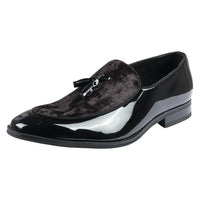Herrslip-on loafers med tofs och sammetsdetaljer i svart lack