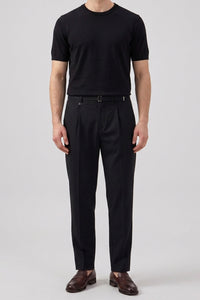 Herr svart stickad t-shirt med rund hals och kort ärm