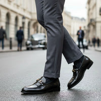 Svarta slip-on loafers i PU-lack för män