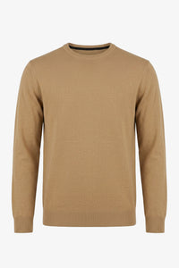 Herr kamelbrun rundhalsad tröja med normal passform och stickad pullover