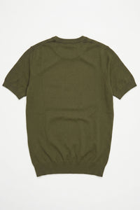 Herr olivgrön stickad t-shirt med rund hals och kort ärm, normal passform