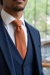 Brun slips med mockafinish för män