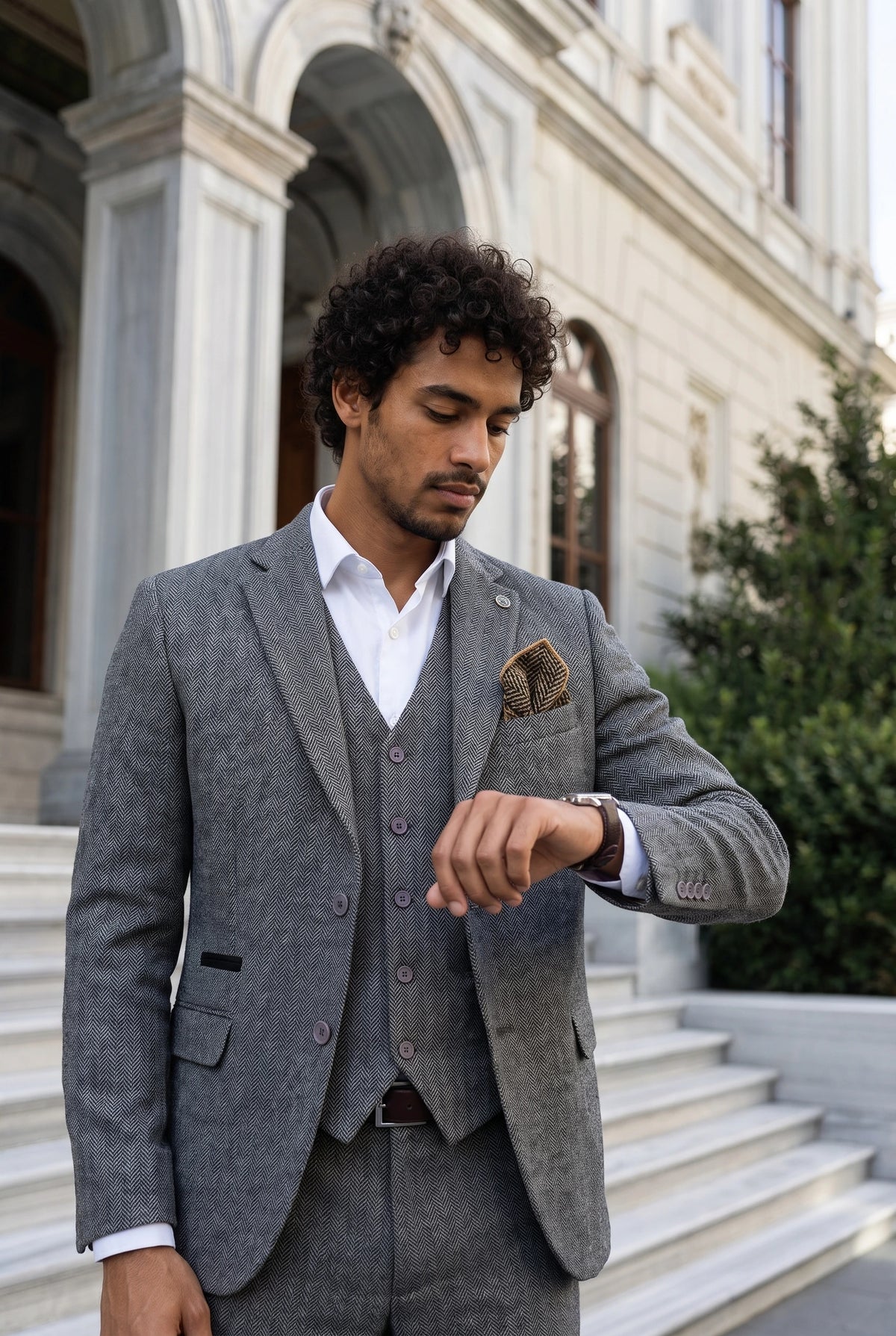 Herrnäsduk i guldfärgad tweed och ullblandning