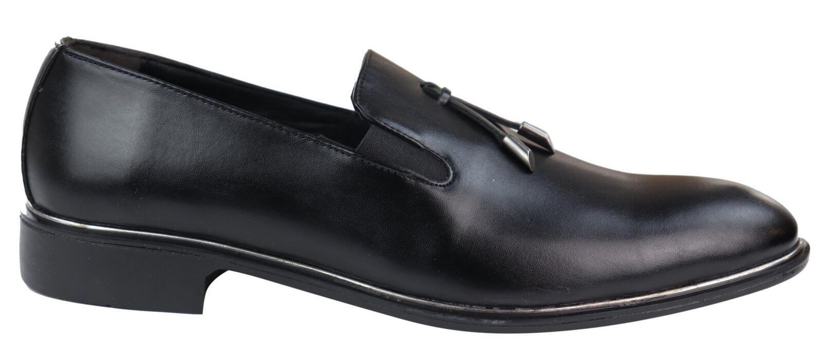 Herrslip-on tofsskor med metalldetaljer