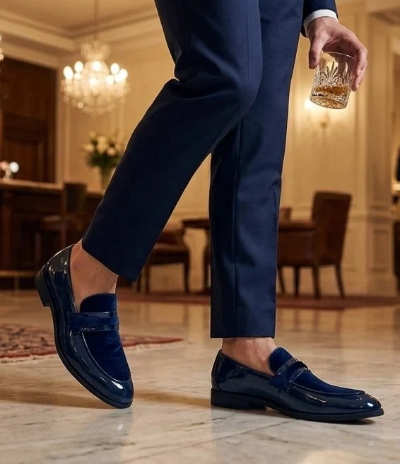 Herrslip-on loafers med veganskt läder och sammetsdetaljer i lack