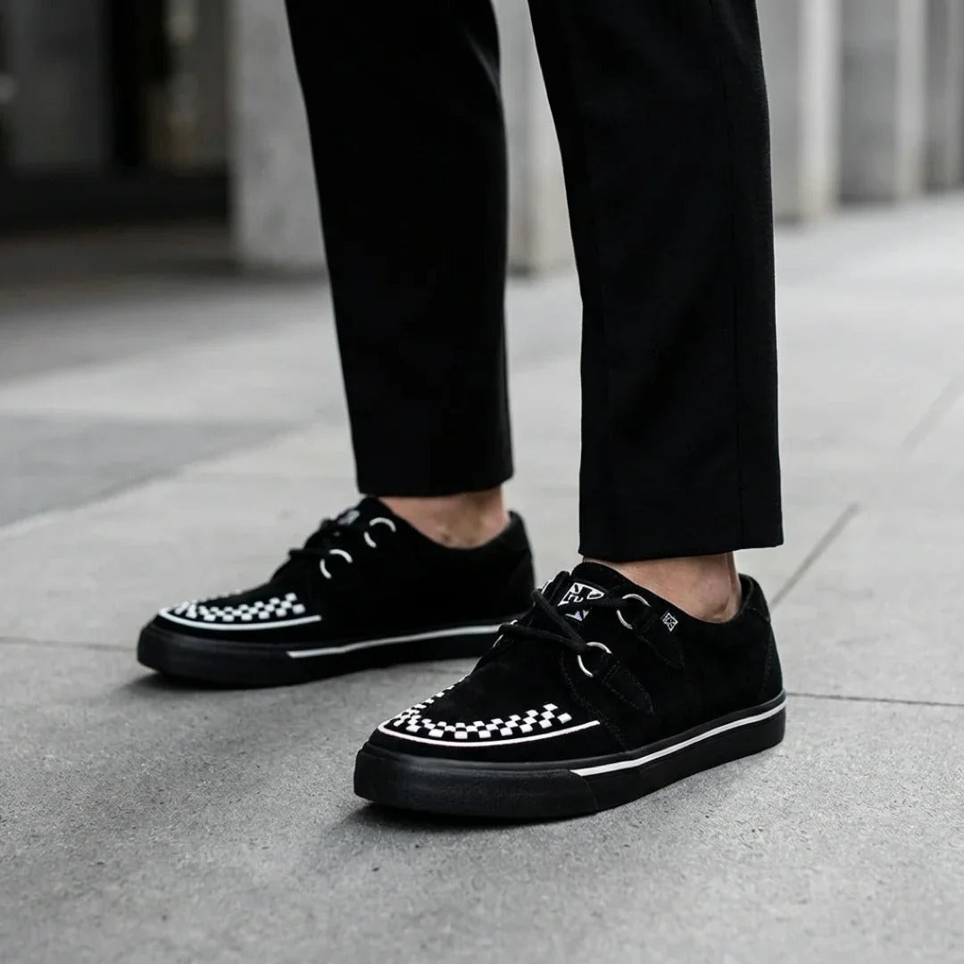 Spetsiga Creeper Sneaker Svarta Vita Mocka Platåskor