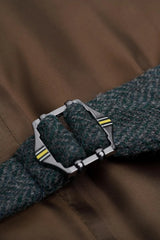 Thomas - Herrväst i olivfärgad tweed i ullblandning med fiskbensmönster