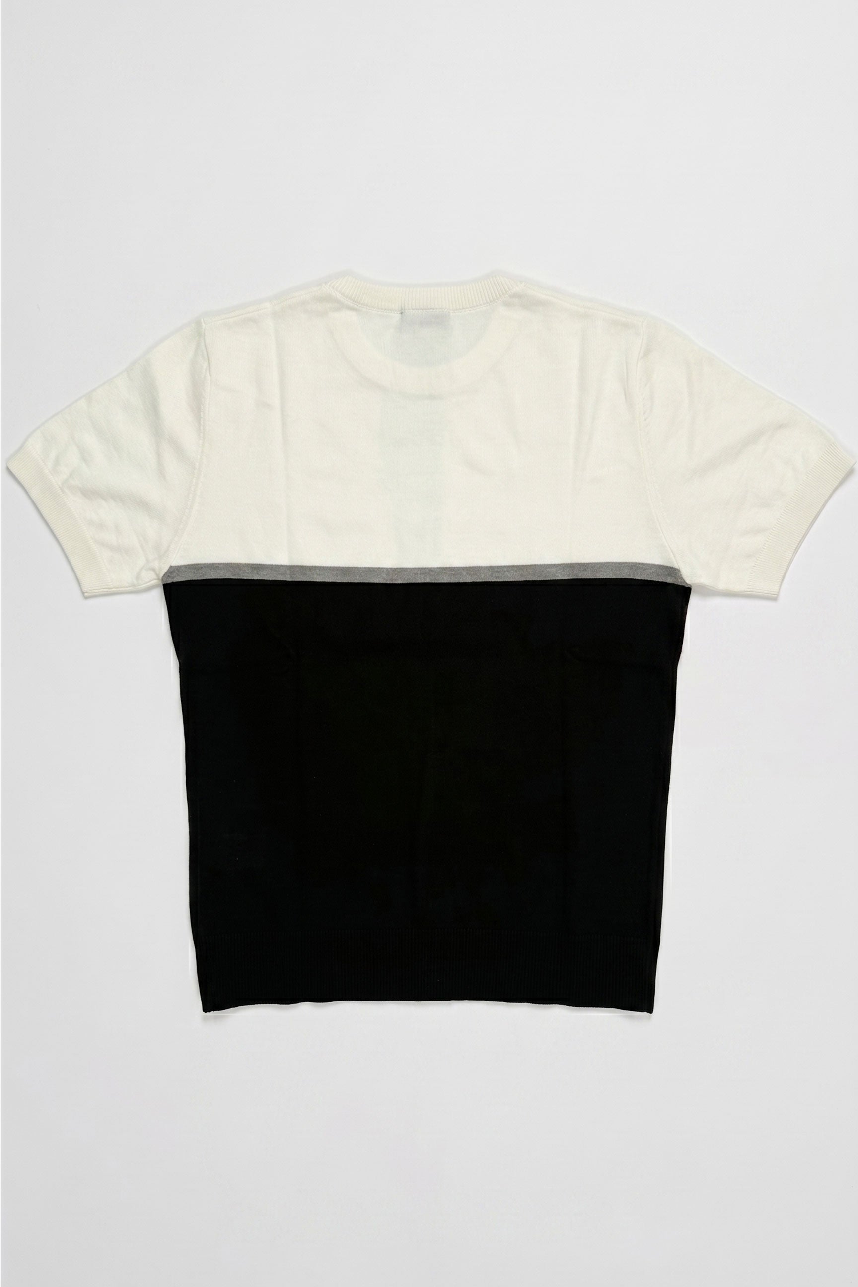 Vit och svart stickad t-shirt med färgblock för män